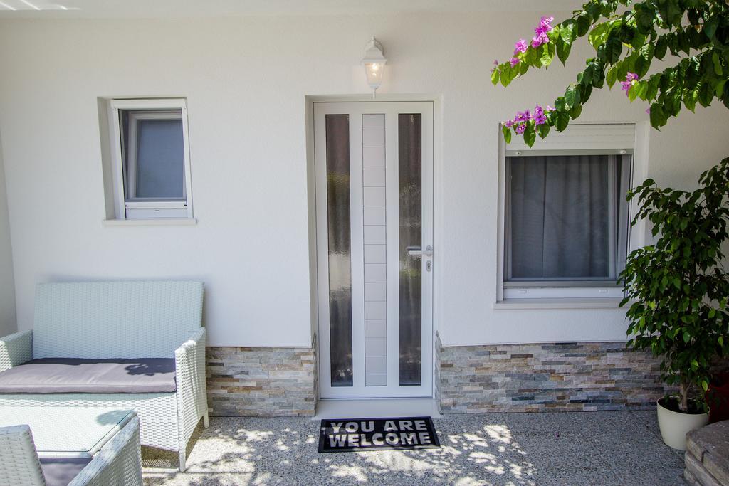 Luxury Studio Apartment White Sensation Vodice Exterior photo