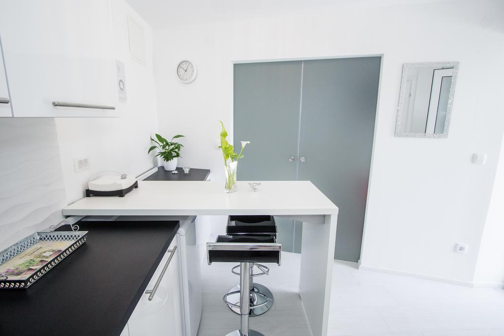 Luxury Studio Apartment White Sensation Vodice Exterior photo